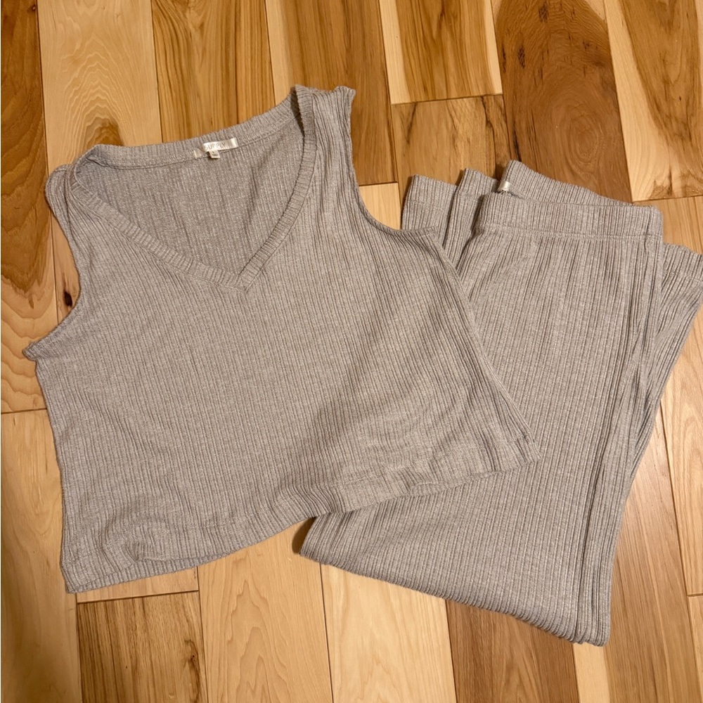 Z Supply sloane tank and scout pant set EUC